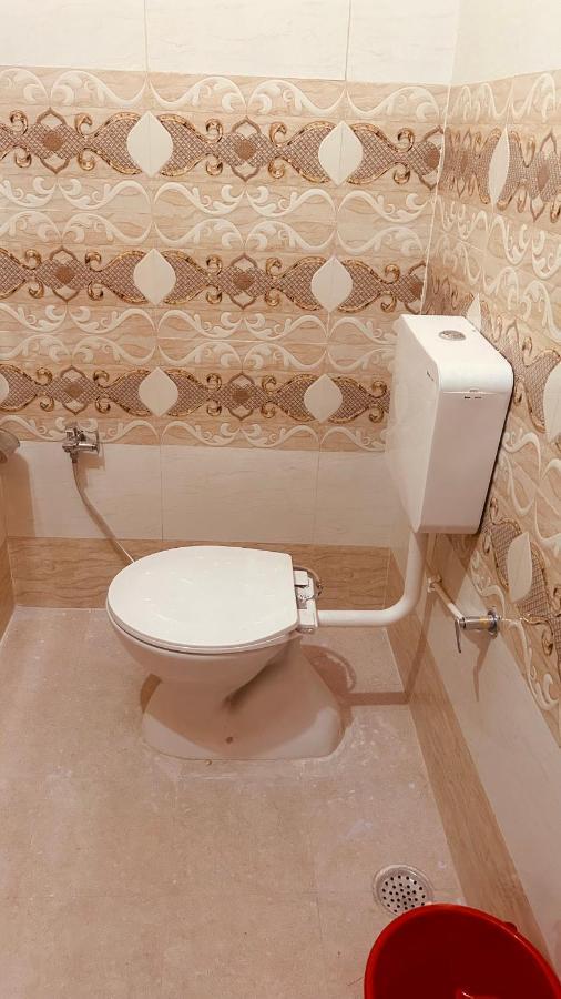 Tandon Lodge On The Ganga Ghat Homestay Varanasi Bagian luar foto