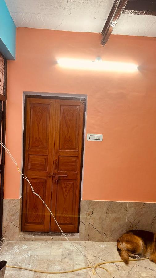 Tandon Lodge On The Ganga Ghat Homestay Varanasi Bagian luar foto