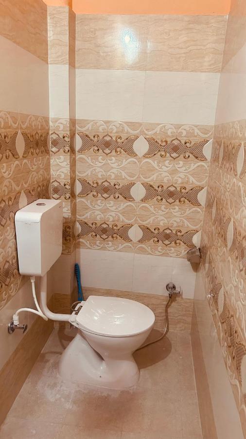 Tandon Lodge On The Ganga Ghat Homestay Varanasi Bagian luar foto