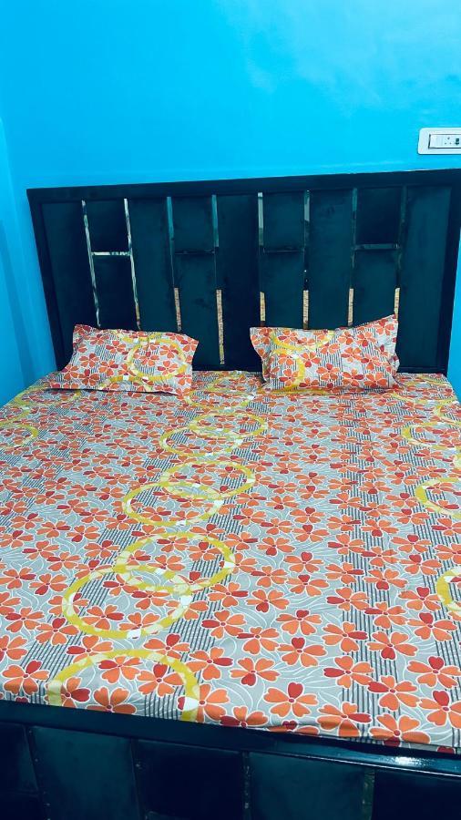 Tandon Lodge On The Ganga Ghat Homestay Varanasi Bagian luar foto