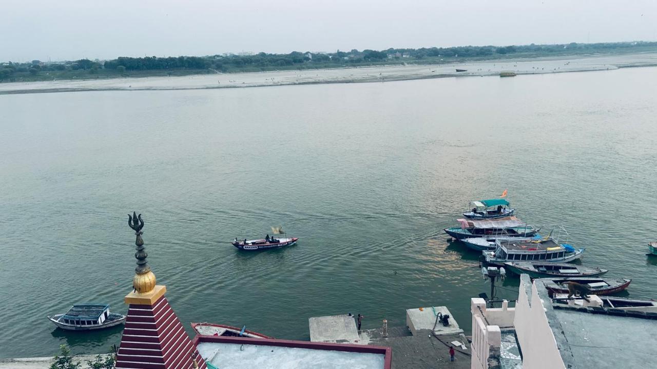 Tandon Lodge On The Ganga Ghat Homestay Varanasi Bagian luar foto