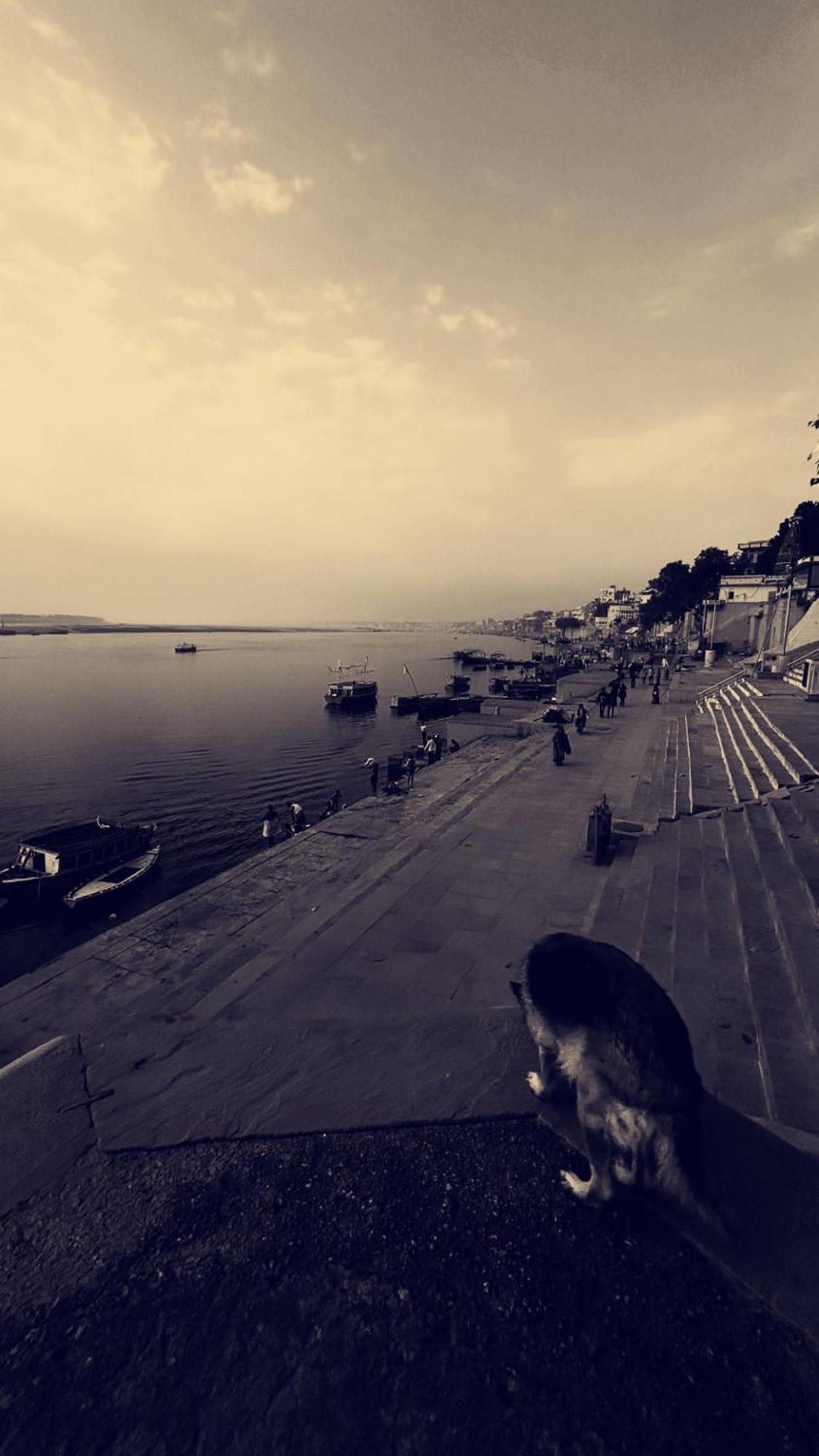 Tandon Lodge On The Ganga Ghat Homestay Varanasi Bagian luar foto