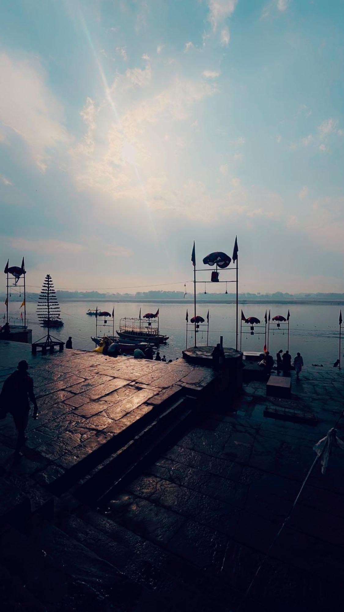 Tandon Lodge On The Ganga Ghat Homestay Varanasi Bagian luar foto
