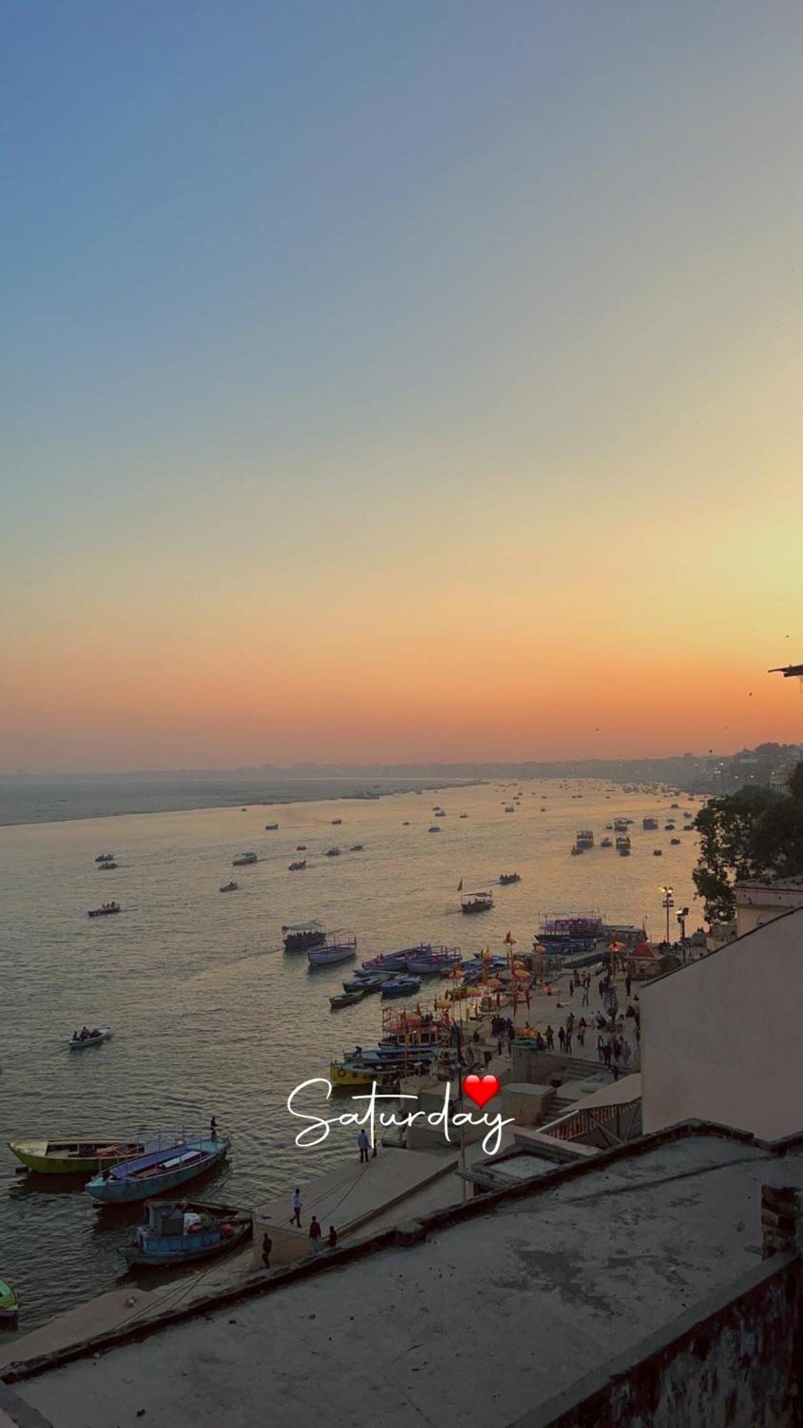 Tandon Lodge On The Ganga Ghat Homestay Varanasi Bagian luar foto
